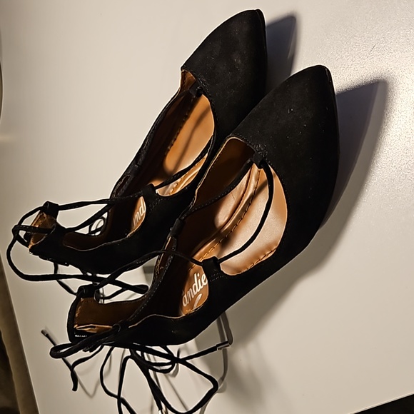 Candies Kraizen Lace-Up Flats. - Picture 2 of 7